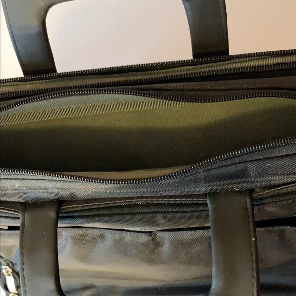 Dell laptop computer bag.